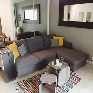 https://joli-studio-avec-coin-nuit-indpendant-piscine-et-parc.fr-provencehotel.com